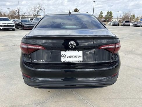 Used 2024 Volkswagen Jetta Sport image 3