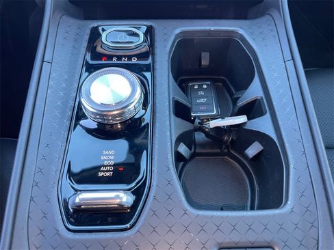 Used 2025 Jeep Wagoneer Launch Edition w/ Trailer Tow Group image 17