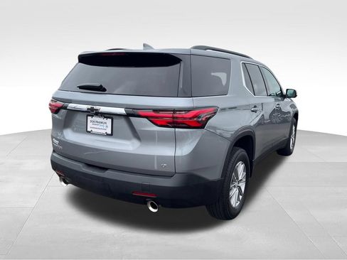 Used 2023 Chevrolet Traverse LT FWD image 5