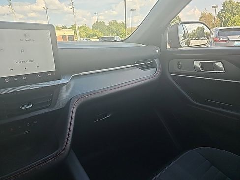 Used 2025 Ford Explorer ST-Line w/ ST-Line Street Pack image 21