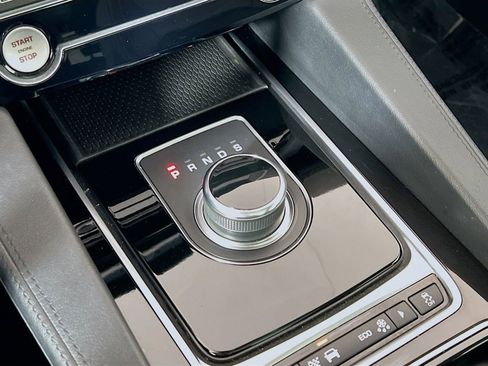Used 2020 Jaguar F-PACE Prestige image 16