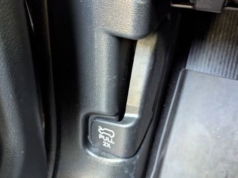 Used 2023 Ford Explorer Limited w/ Equipment Group 301A AWD/4WD image 32