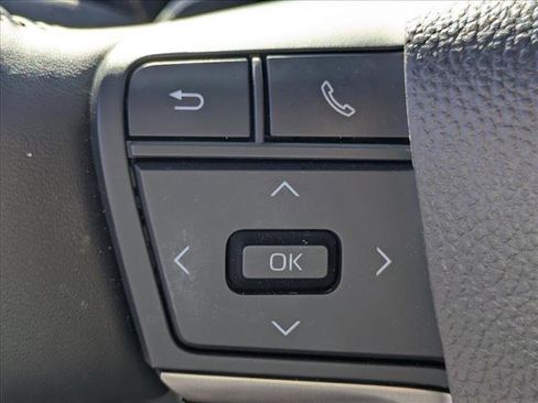 Used 2025 Toyota Camry SE FWD image 13