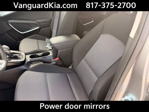 Certified 2025 Kia Soul LX image 13