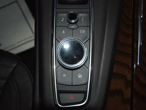 Used 2024 Cadillac Escalade ESV Premium Luxury Platinum AWD/4WD image 37