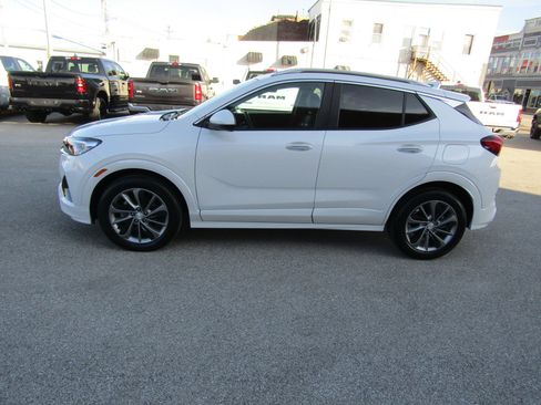 Used 2022 Buick Encore GX Preferred w/ Sport Touring Package FWD image 6