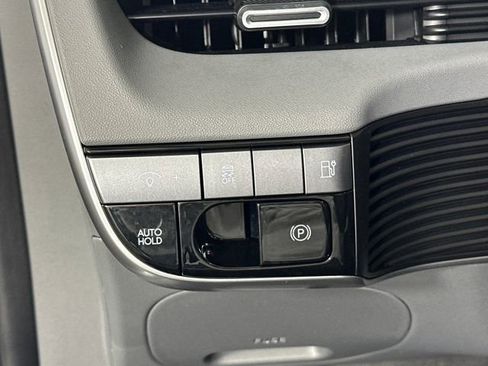 Used 2025 Hyundai Ioniq 5 SE image 19