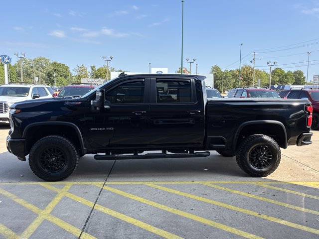 Used 2025 Chevrolet Silverado 2500 ZR2 w/ Technology Package AWD/4WD image 9