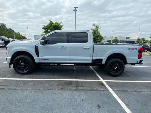 Certified 2025 Ford F350 Lariat w/ Black Appearance Package AWD/4WD image 4