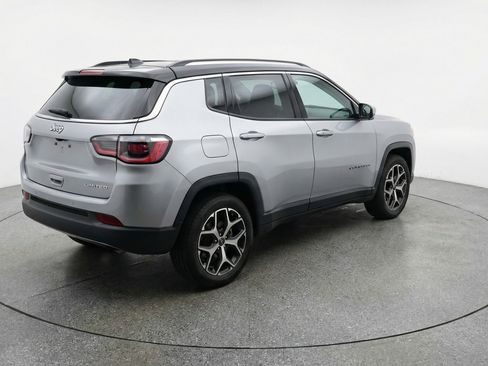 Used 2025 Jeep Compass Limited AWD/4WD image 9