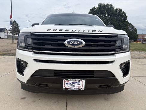 Used 2021 Ford Expedition Limited AWD/4WD image 3