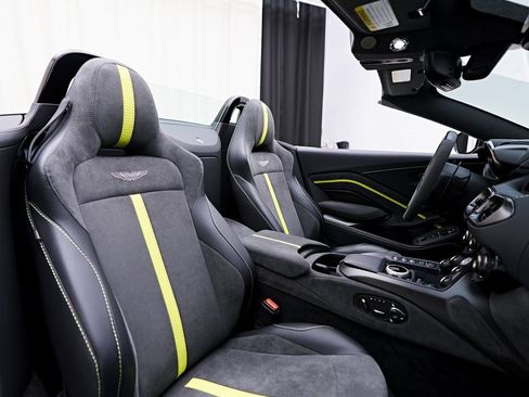 Used 2023 Aston Martin V8 Vantage Roadster image 49