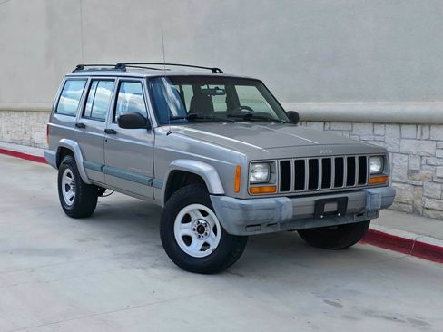 Used 2000 Jeep Cherokee Sport AWD/4WD image 1