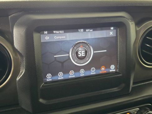 Used 2018 Jeep Wrangler Unlimited Sport S AWD/4WD image 37