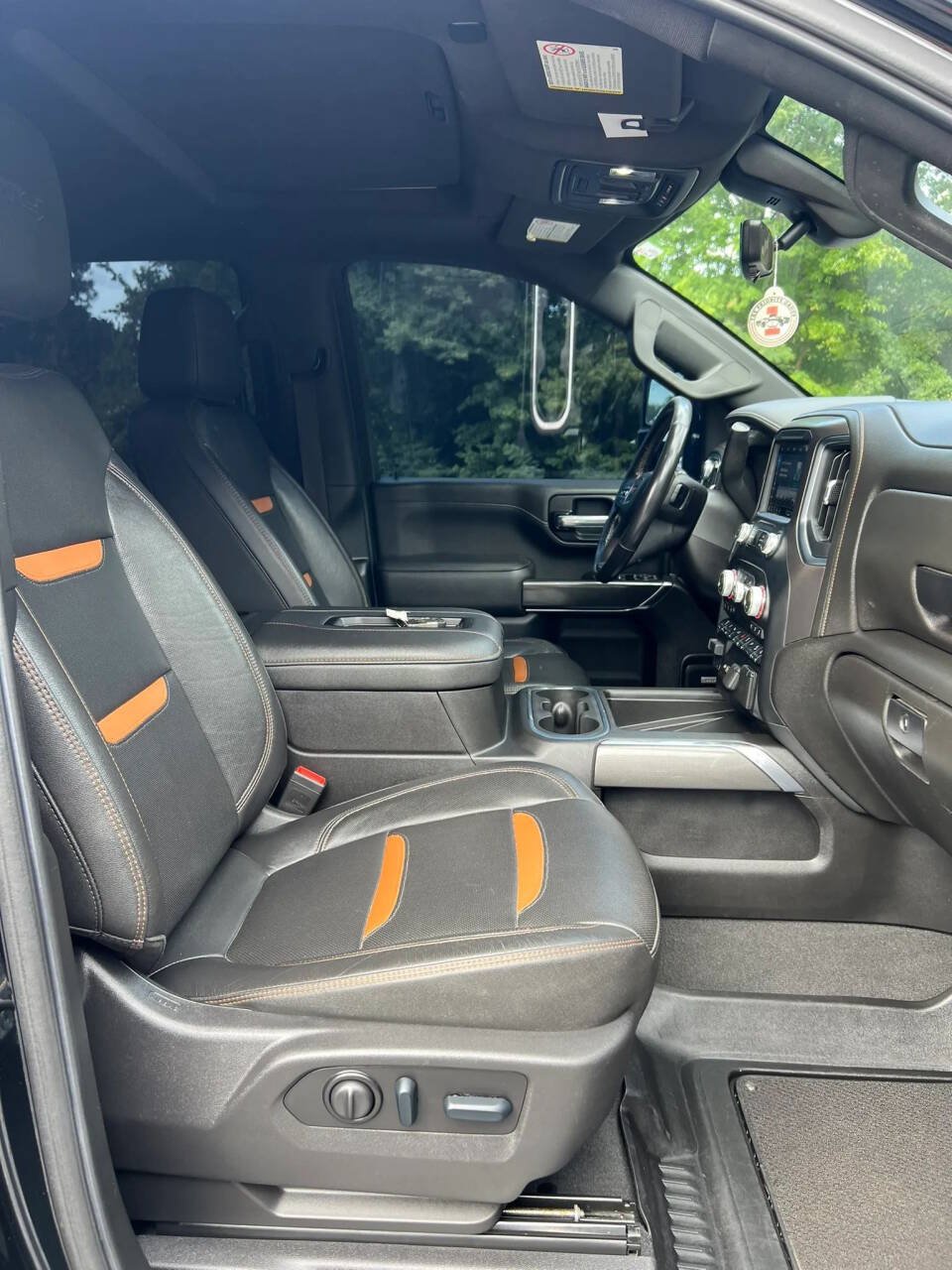 Used 2022 GMC Sierra 2500 AT4 w/ AT4 Premium Plus Package AWD/4WD image 27