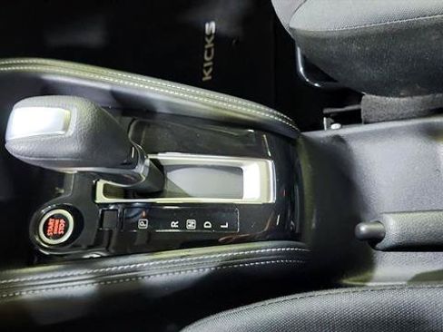 Used 2019 Nissan Kicks S FWD image 14