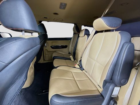 Used 2020 Kia Sedona EX w/ EX Premium Package image 25