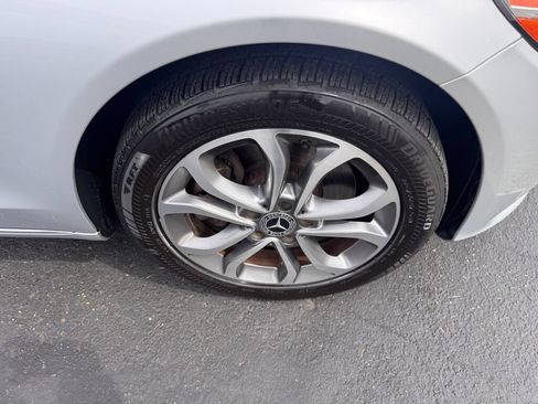 Used 2017 Mercedes-Benz C 300 4MATIC Sedan image 5