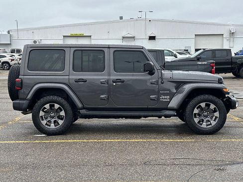 Used 2018 Jeep Wrangler Unlimited Sahara image 5