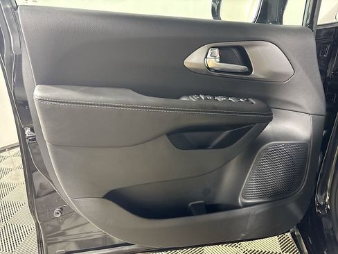 New 2026 Chrysler Voyager LX image 10