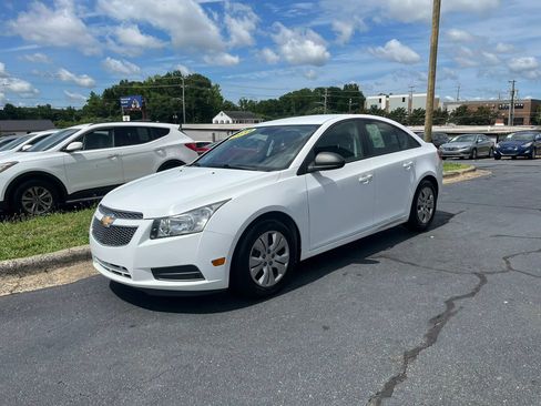 Used 2014 Chevrolet Cruze LS FWD image 3
