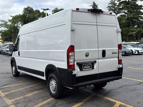 Used 2025 RAM ProMaster 2500 w/ Convenience Group FWD image 8