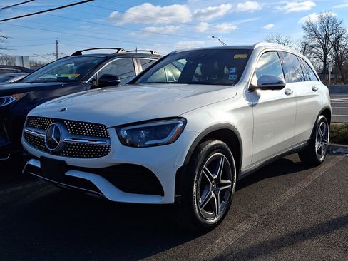 Used 2021 Mercedes-Benz GLC 300 4MATIC image 3