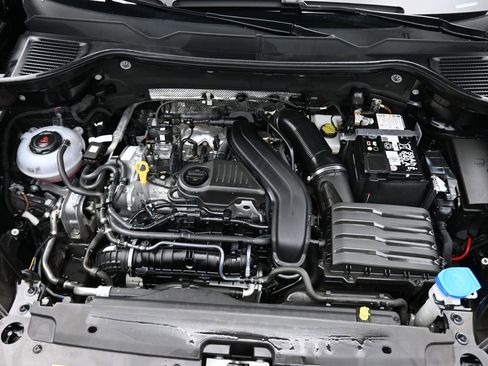 Used 2024 Volkswagen Taos SE image 15