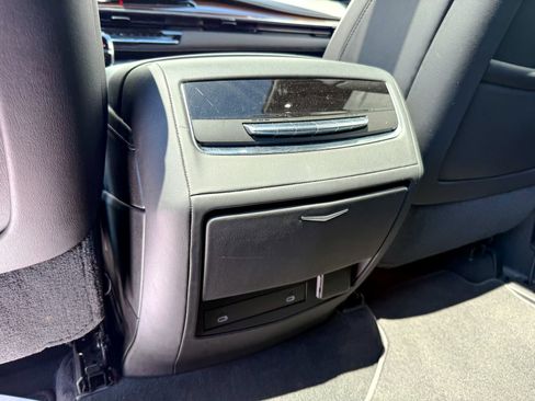 Certified 2021 Cadillac Escalade Premium Luxury AWD/4WD image 37