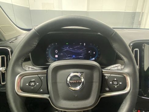 Used 2025 Volvo XC40 B5 Core image 15