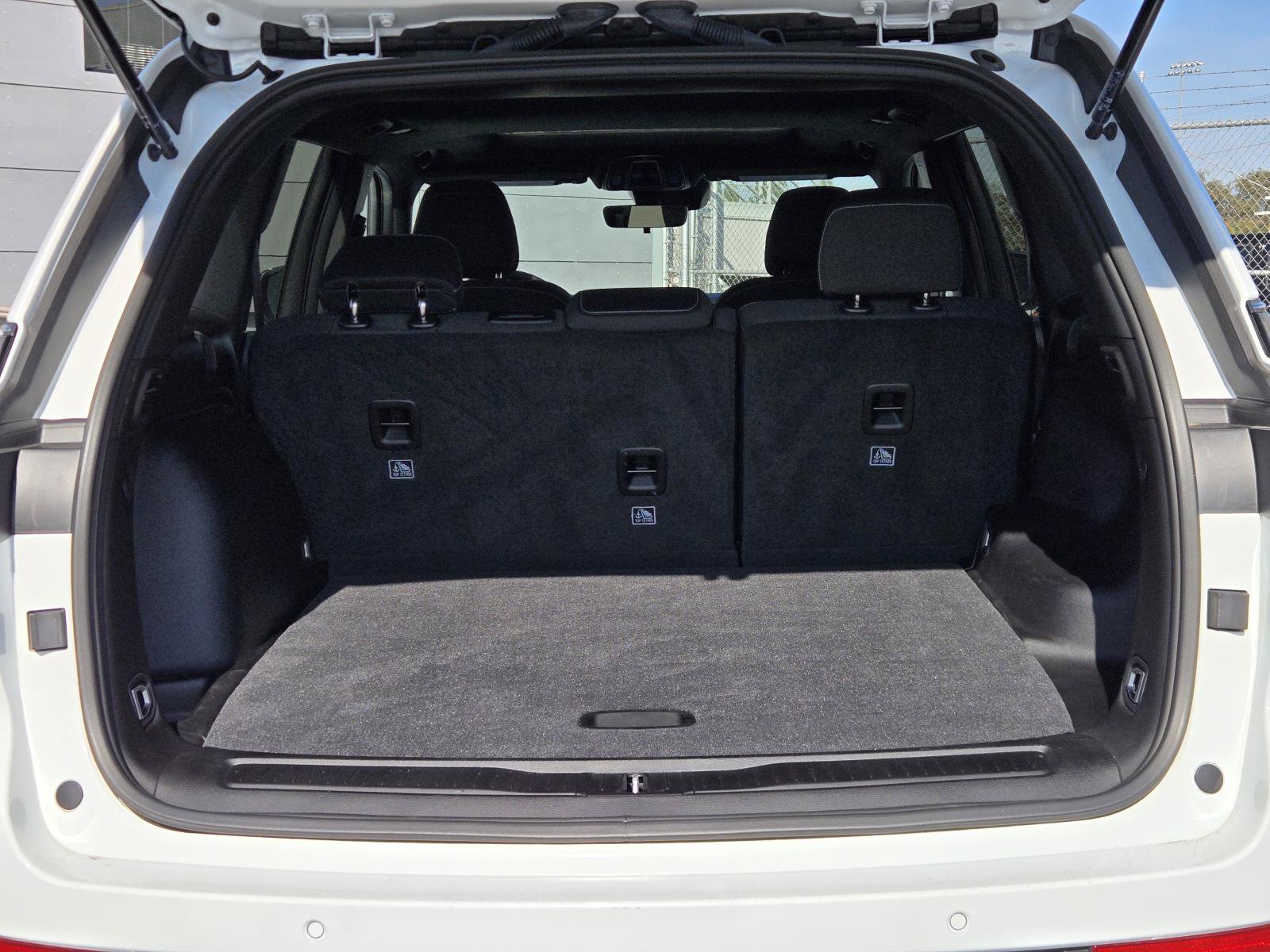 Used 2025 Jeep Grand Cherokee Laredo X RWD image 28