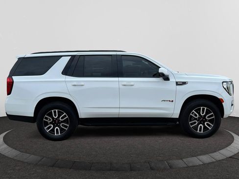 Used 2023 GMC Yukon AT4 w/ Technology Package AWD/4WD image 5