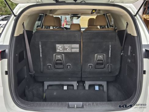 Certified 2023 Kia Carnival LX FWD image 13