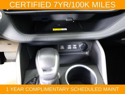Used 2023 Toyota Highlander XLE AWD/4WD image 26