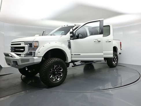 Used 2021 Ford F250 Lariat w/ Lariat Ultimate Package AWD/4WD image 27