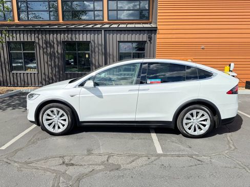 Used 2016 Tesla Model X 90D AWD/4WD image 2
