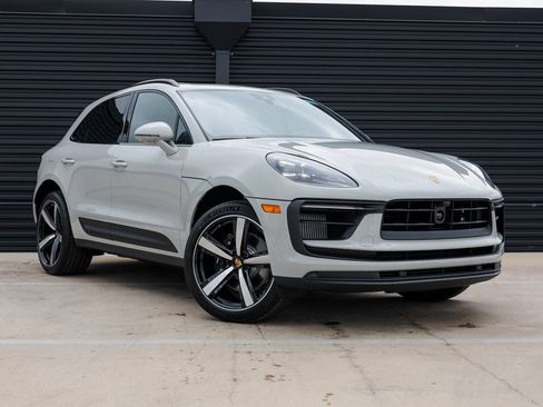 Certified 2026 Porsche Macan S AWD/4WD image 9