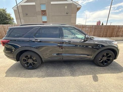 Used 2024 Ford Explorer ST-Line w/ Class IV Trailer Tow Package AWD/4WD image 4