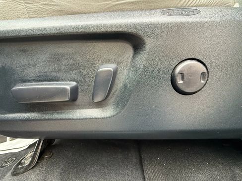 Used 2014 Toyota Tundra Limited image 17