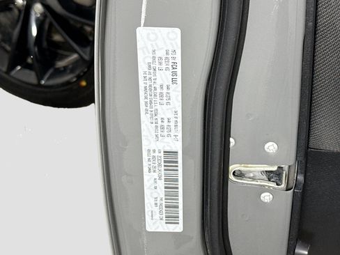 Used 2018 Dodge Charger SXT w/ Blacktop Package RWD image 40