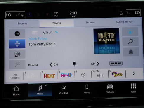 New 2026 Chrysler Pacifica Select image 16
