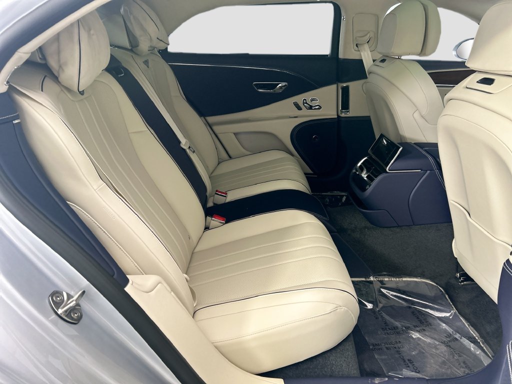 Used 2026 Bentley Flying Spur V8 AWD/4WD image 21