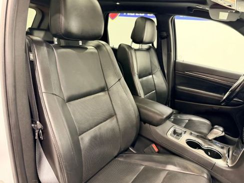 Used 2019 Jeep Grand Cherokee Limited w/ Luxury Group II image 31