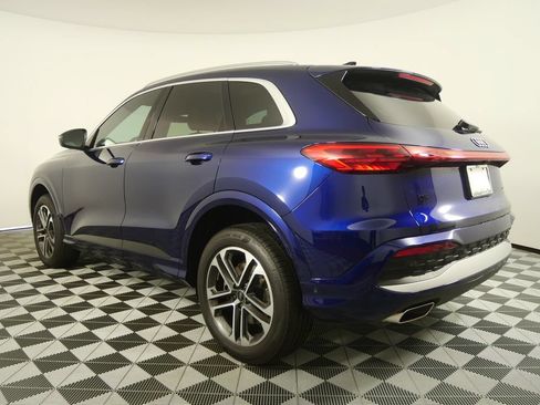 Used 2025 Audi Q5 Premium AWD/4WD image 5