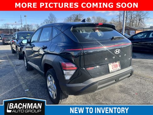 Certified 2025 Hyundai Kona SE image 4