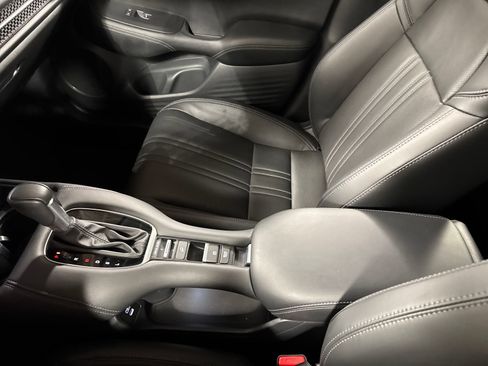 Used 2025 Honda HR-V EX-L image 26