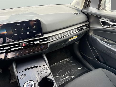 New 2026 Kia Sportage LX image 14
