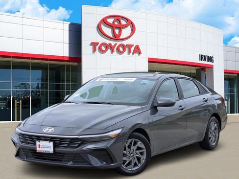 Used 2024 Hyundai Elantra SEL FWD image 1