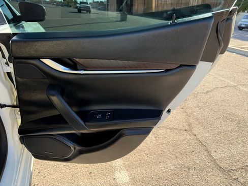 Used 2018 Maserati Ghibli S image 17