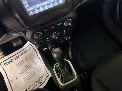 Used 2018 Jeep Renegade Altitude image 24